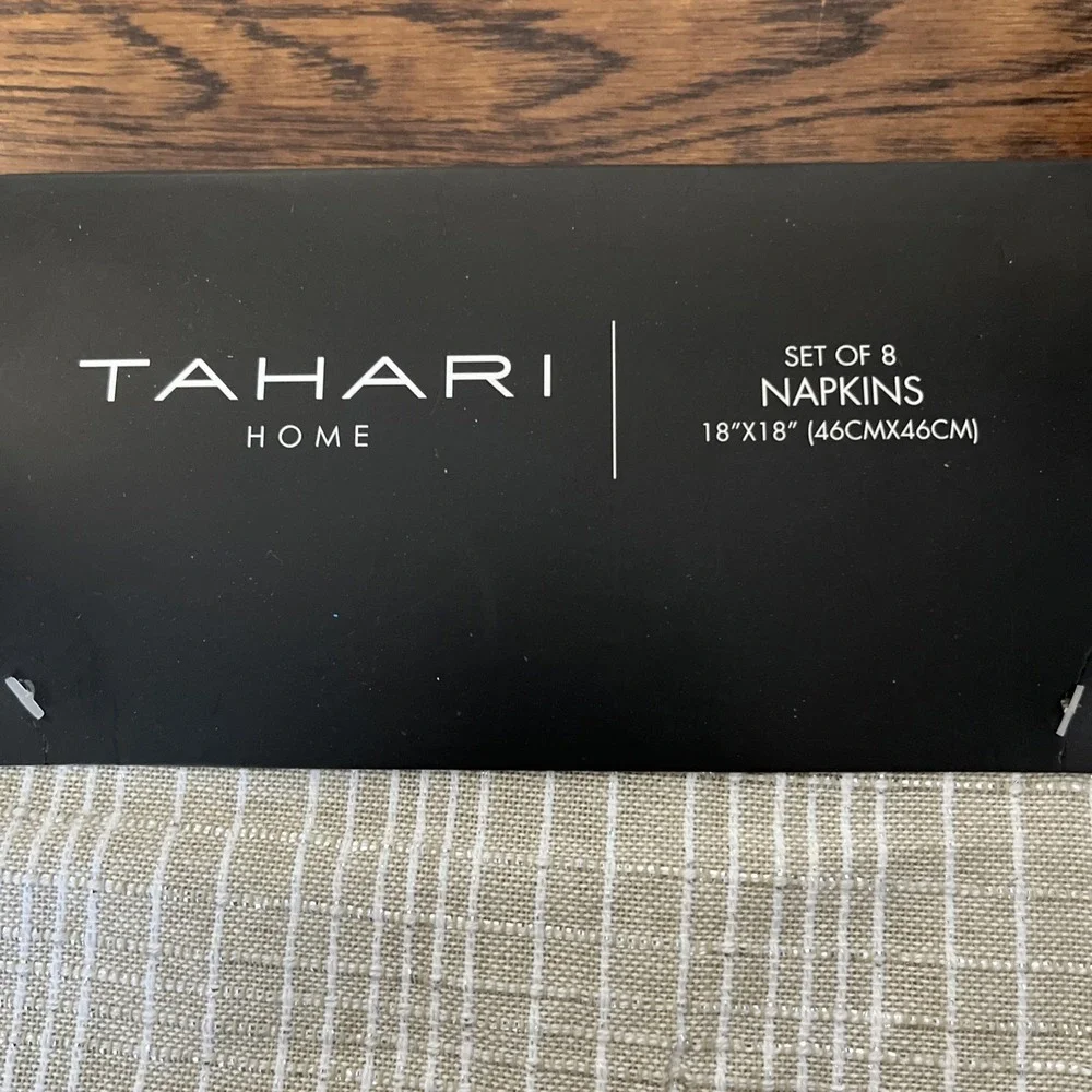 TAHARI HOME NAPKINS SET OF 8 BEIGE WHITE SILVER Check 18X18 COTTON METALLIC NIP